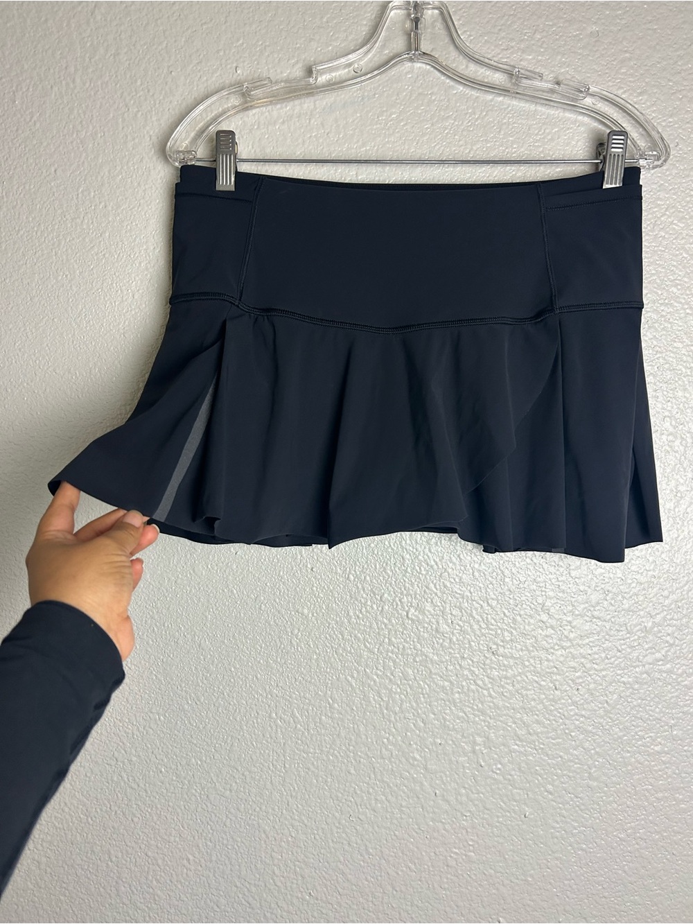 Lululemon Mini Skirts Skort Size 8  Black Lightweight Tennis Golf Sports